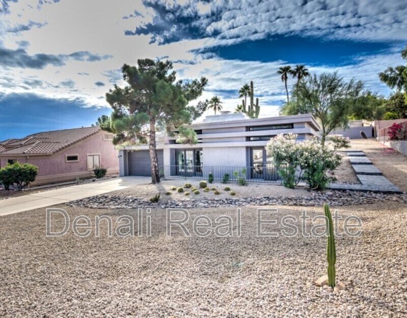 Foto principal - 15615 Chicory Dr