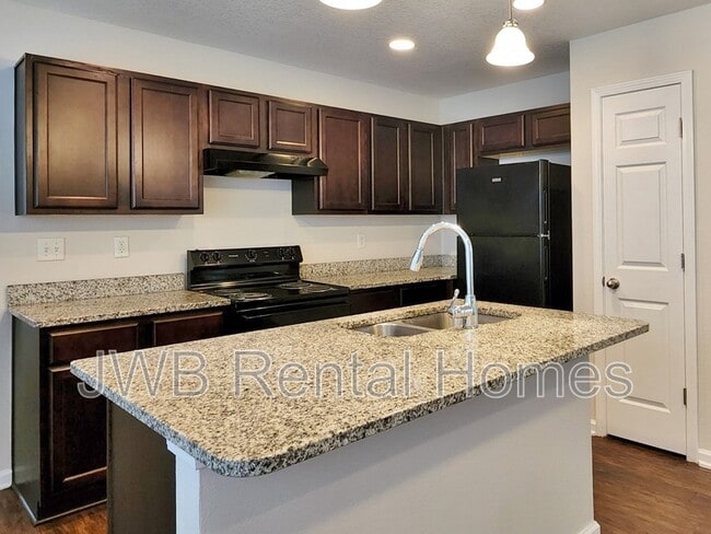 Building Photo - 1227 Pangola Dr