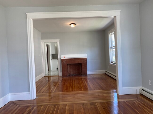 Building Photo - 24 Huxley Ave