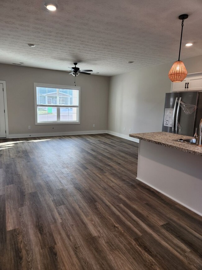 Building Photo - New Construction Townhome in a great locat...