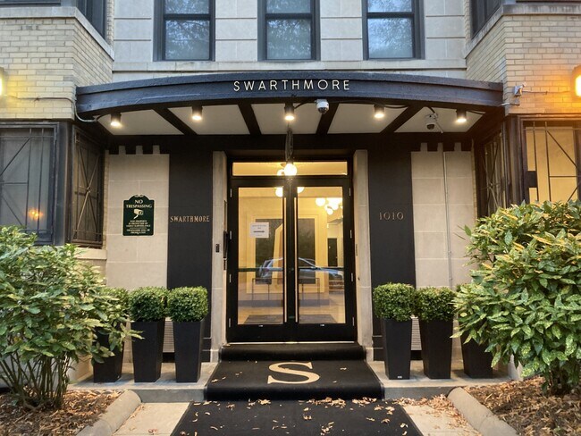 Foto del edificio - 1010 25th St NW