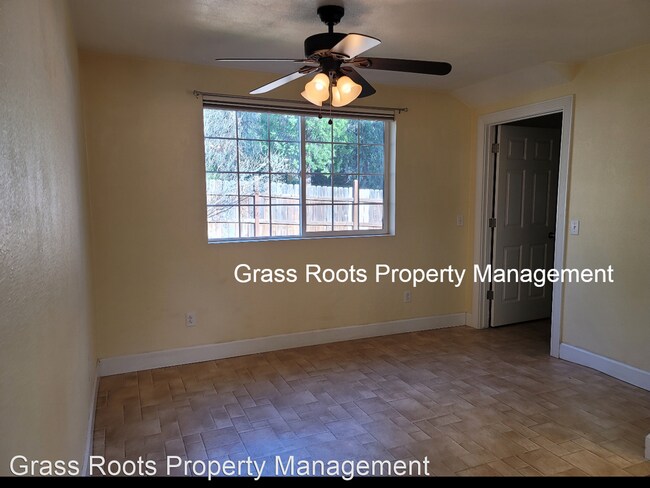 Foto del edificio - 3 br, 2 bath House - 10587 Oak Street