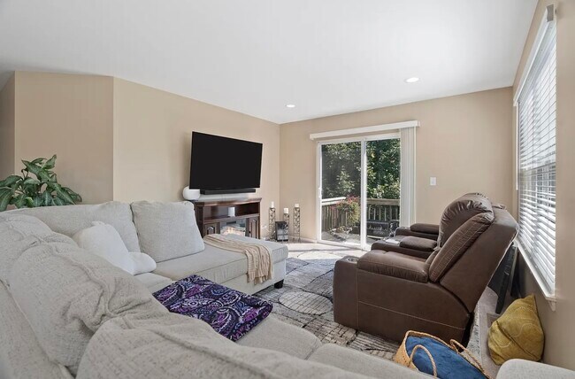 Foto del edificio - 1247 Waverly Dr