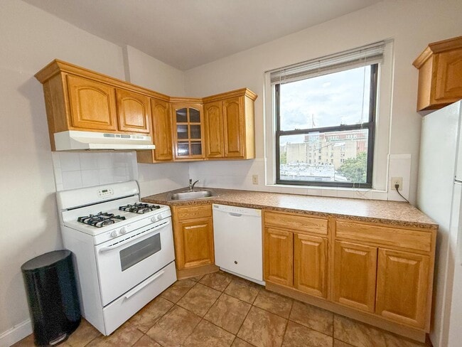 Photo - 553 E 188th St Apartment