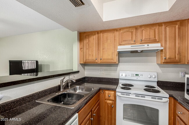 Foto del edificio - 3601 W Tierra Buena Ln