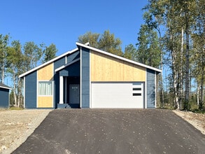 Building Photo - 5045 W Sassy Ave