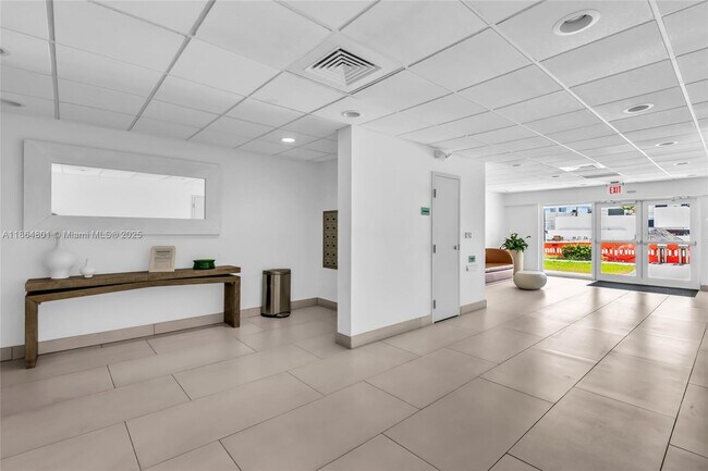 Foto del edificio - 1666 West Ave