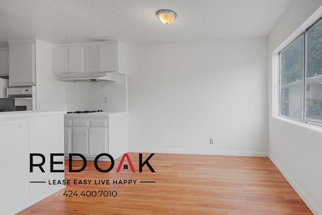 Building Photo - 7010 Lanewood Ave