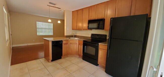 Building Photo - 3110 S Bumby Ave