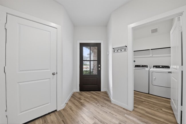 Foto del edificio - 17027 Lilac Paxton Ln