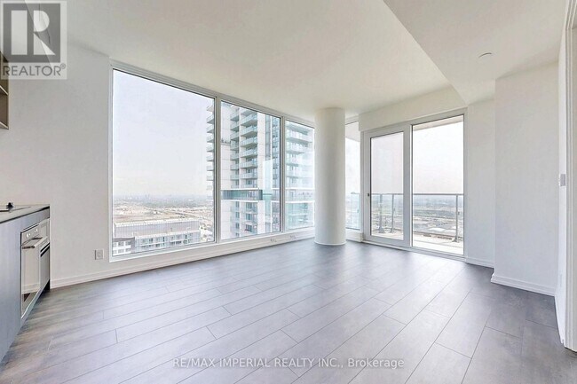 Photo du bâtiment - 1000-1000 Portage Pkwy