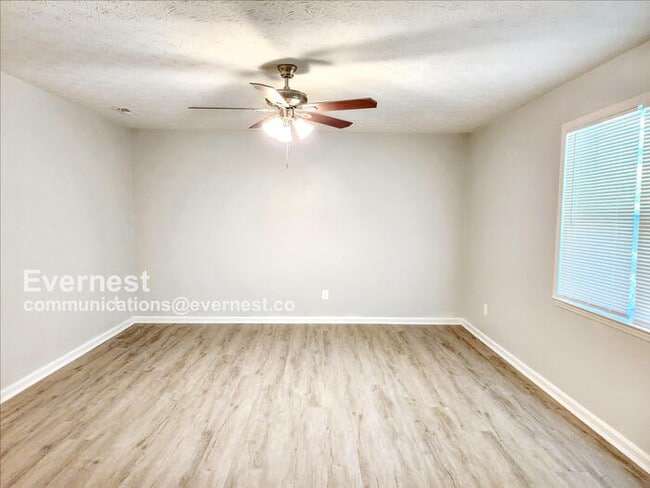 Building Photo - 10202 Hamilton Glen