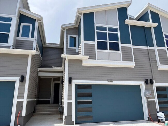 Building Photo - Brand New Luxury Townhome with Unparalleled Pikes Peak & Front Range Views
