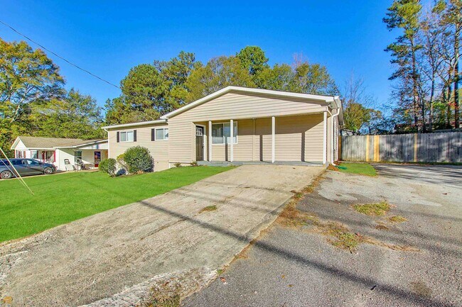 Building Photo - 6202 Humphries Hill Rd