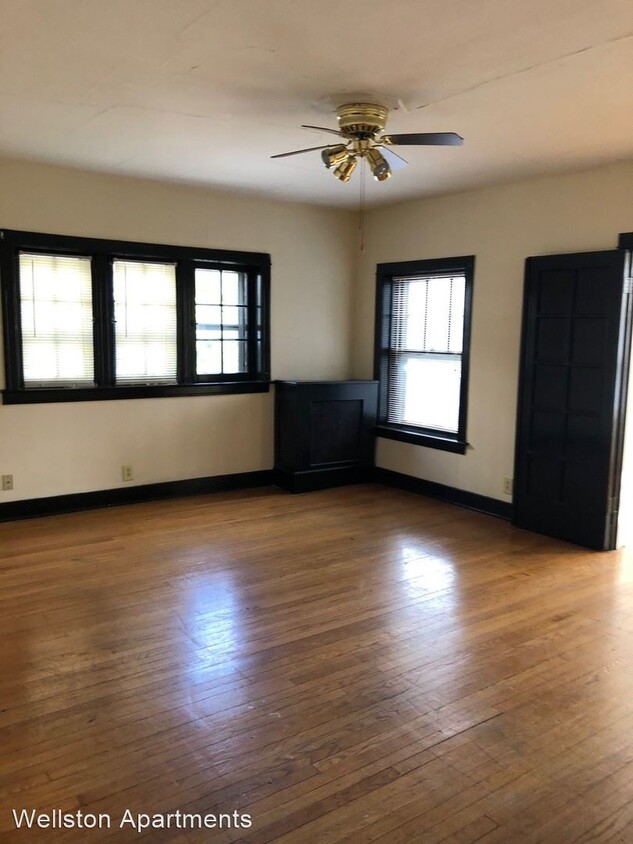 Building Photo - 2563 N Farwell Ave