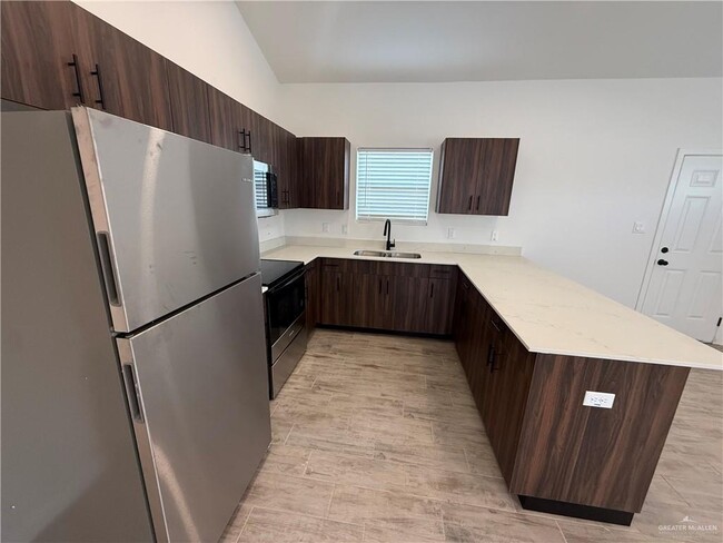 Foto del edificio - 2701 Brownjay Rd