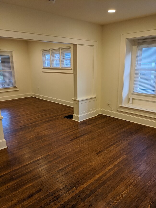 Building Photo - 5159 N Park Ave