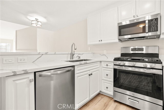 Foto principal - 5530 Owensmouth Ave