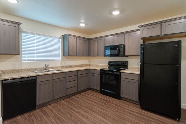 Building Photo - OPEN HOUSE – Sat, Sept 6 | Up to 1 month f...
