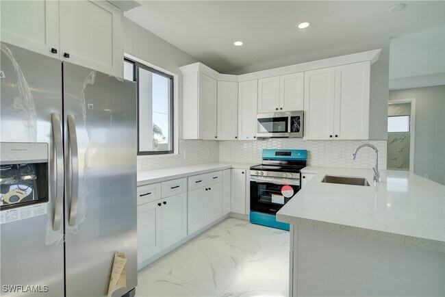 Foto del edificio - 2431 Tropicana Parkway W