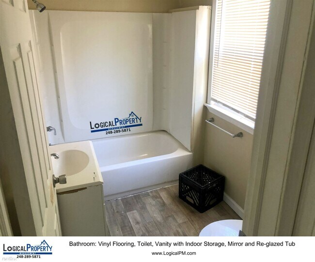 Building Photo - 3 br, 1 bath House - 19303 Fairport St