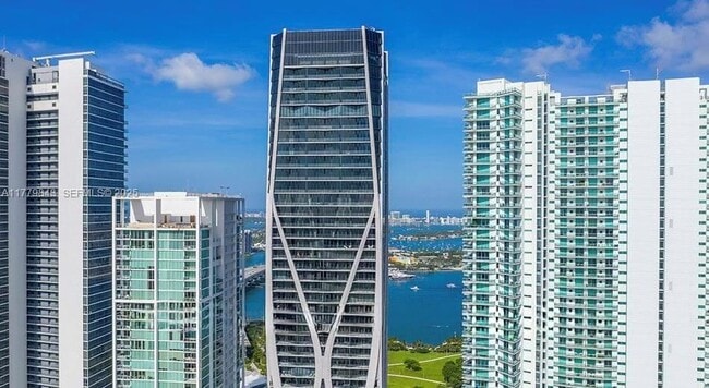 Foto del edificio - 1000 Biscayne Blvd
