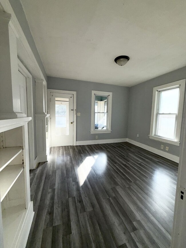 Building Photo - 1231 1/2-1409 1/2 18th Ave