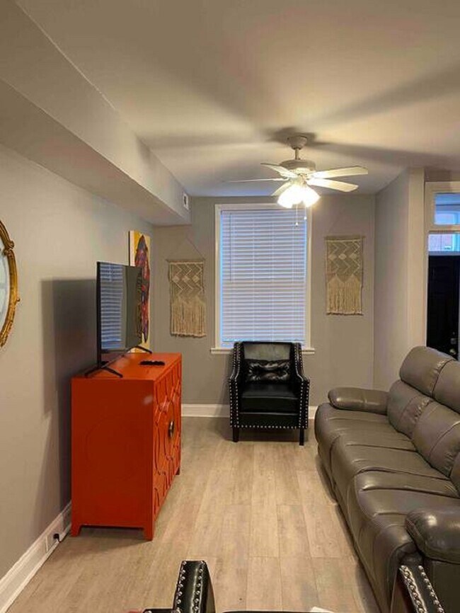 Living Room 1 - 1103 Scott St