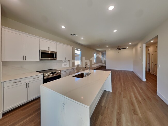 Foto del edificio - 842 English Primrose St