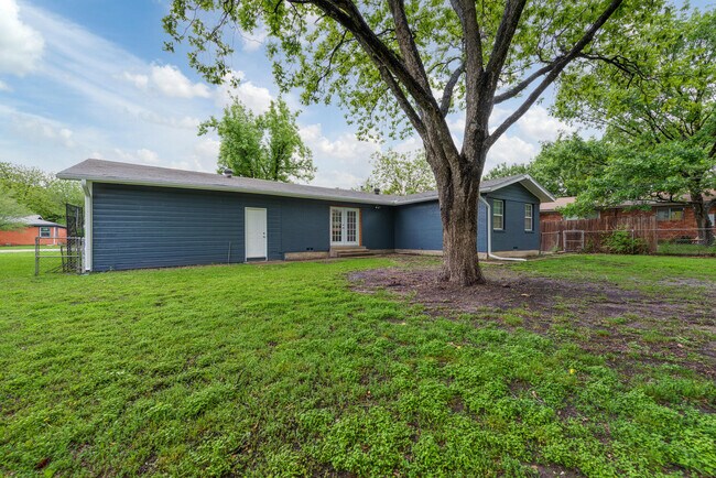 Front - 6708 Manor Dr