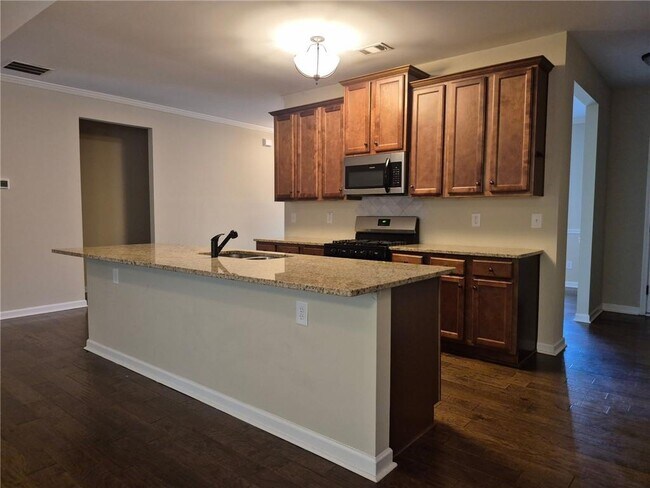 Building Photo - 105 Flowing Trail