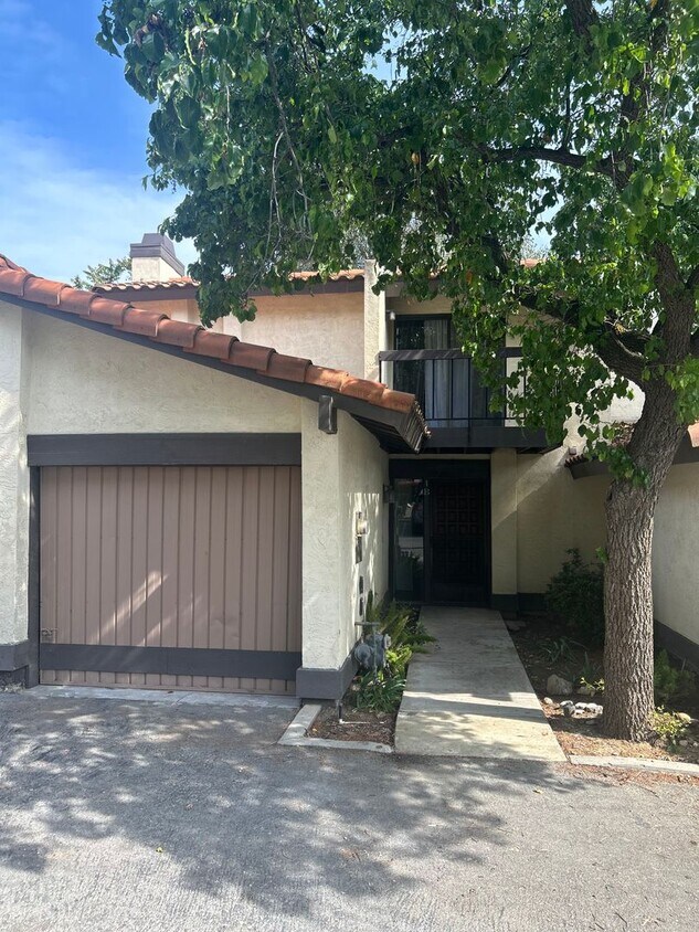 Foto principal - Beautiful Condo For Rent