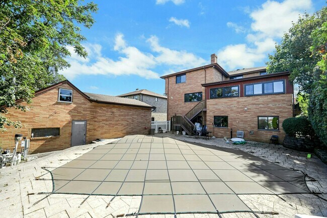 Foto del edificio - 2413 Hammett Ave