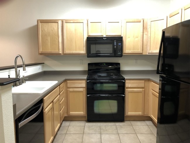 Building Photo - 502 Lucca Dr