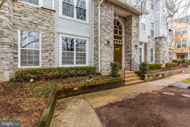 Building Photo - 5924 Founders Hill Dr