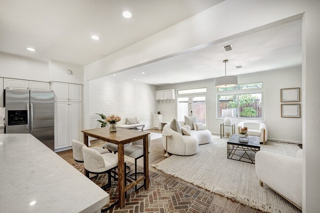 Building Photo - 3815 Wakeforest St