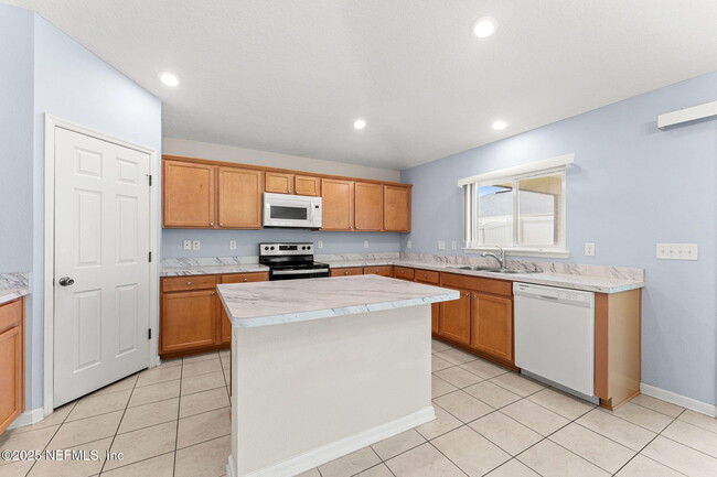 Building Photo - 12314 Vista Point Cir
