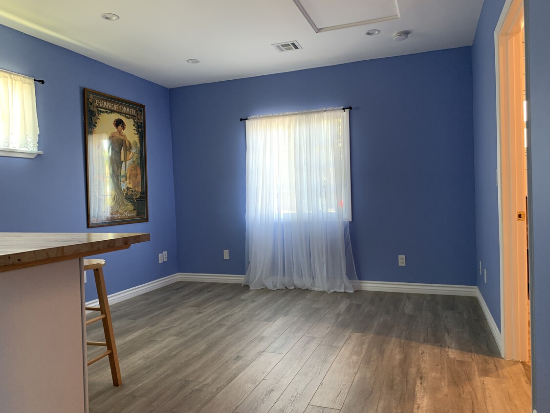 Main Room - 13846 Kittridge St