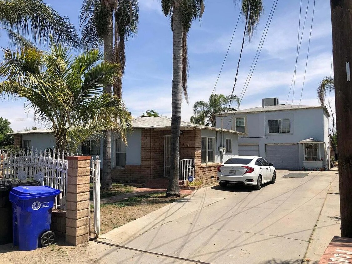 Primary Photo - 124 S A St