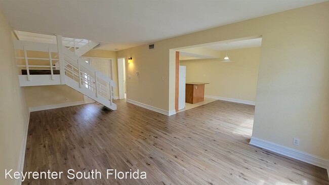 Building Photo - 2 br, 1.5 bath House - 632 SW 1st St