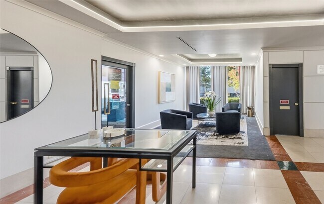 Foto del edificio - 410 W 7th St