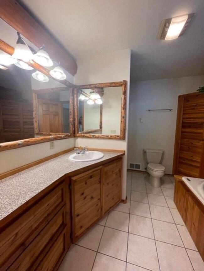 Foto del edificio - 3 br, 2.5 bath House - 270 Larch Ridge # PB