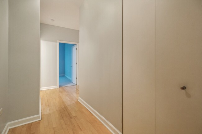Foto del edificio - 421 W Huron St
