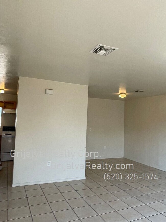 Foto del edificio - 118 E Elm St