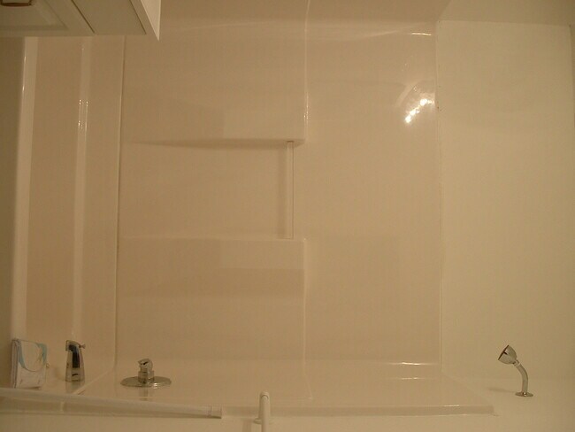 Foto del edificio - $780/Bedroom | 2 Bedroom Condo Near UTK | ...