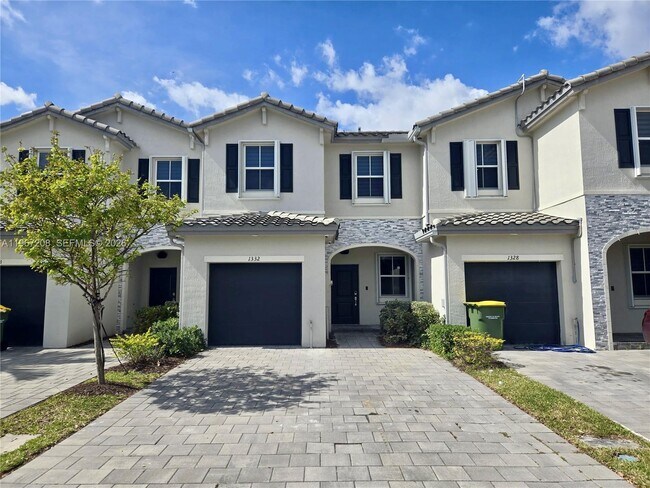 Foto del edificio - 1332 SE 26th Ter