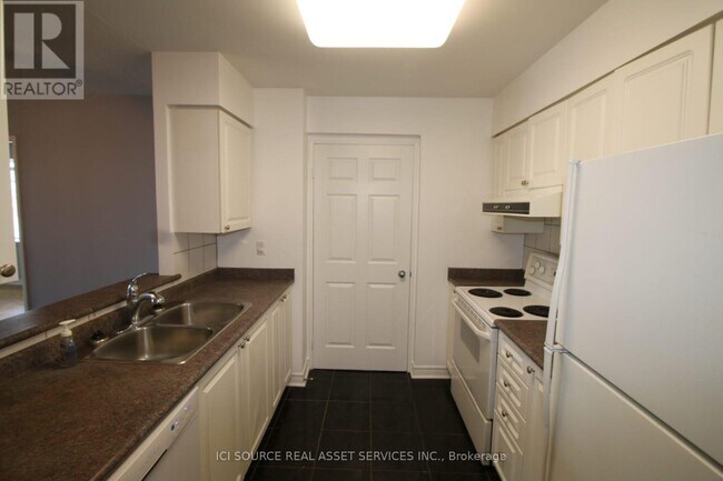 Building Photo - 70 Mill St