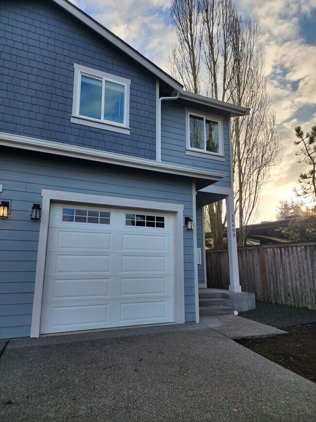 Building Photo - 15603 View Dr SE (Lot 16)