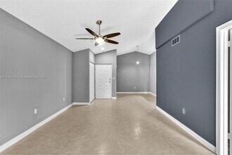 Building Photo - 2850 N Oakland Forest Dr