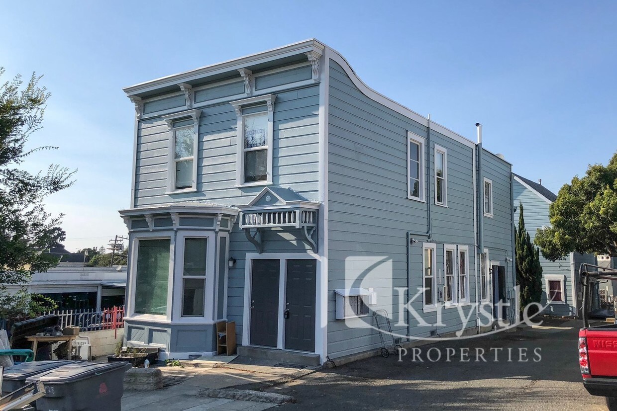 Primary Photo - Lower level apartment near Downtown Vallejo